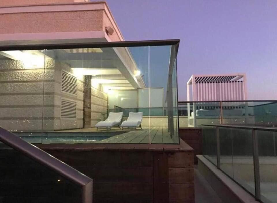 Exclusive Top Luxury Penthouse Near The Sea With Privat Roof-Pool Apartment Ейлат Екстериор снимка